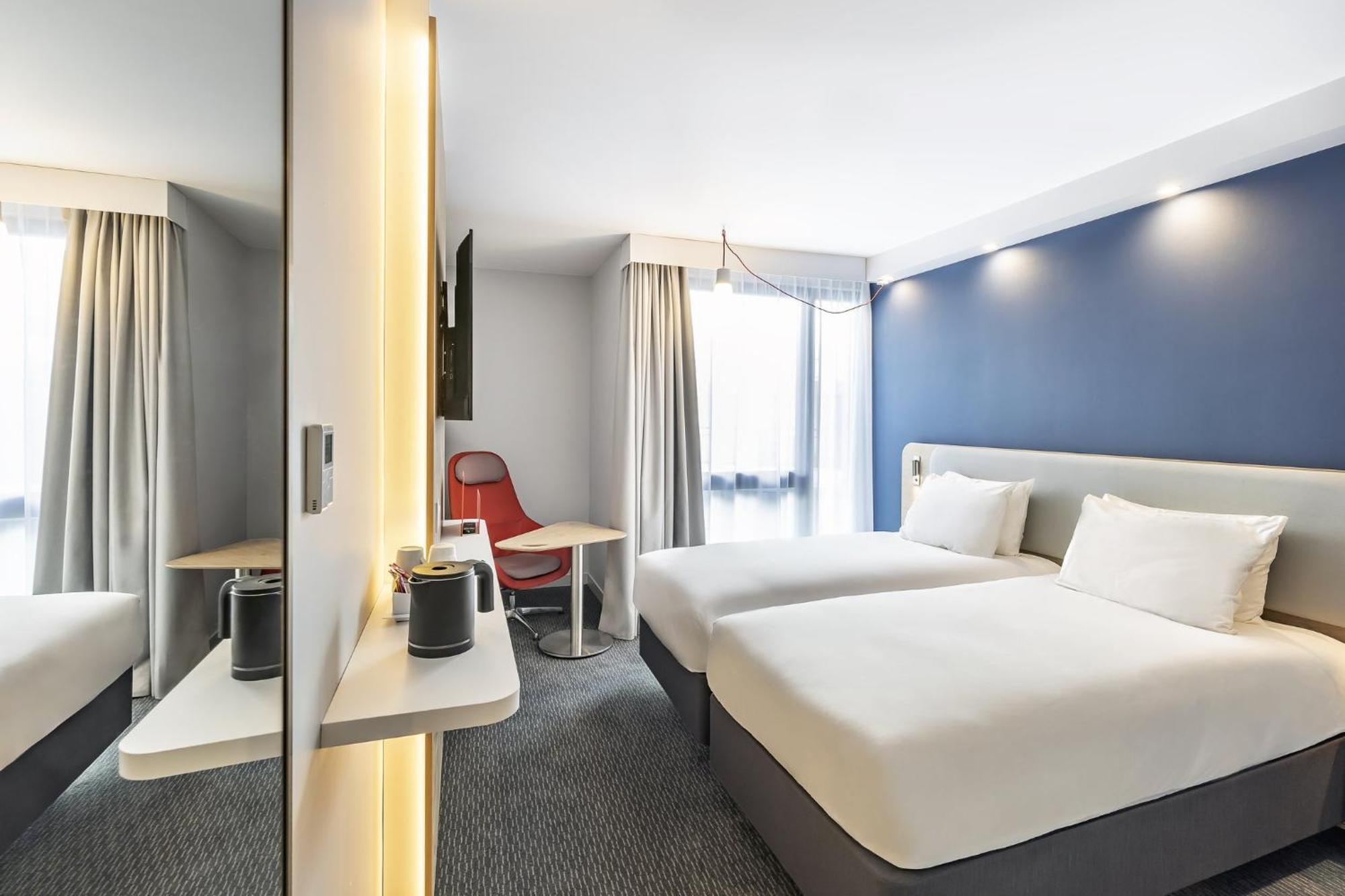 Holiday Inn Express Paris - Poissy By Ihg Eksteriør bilde