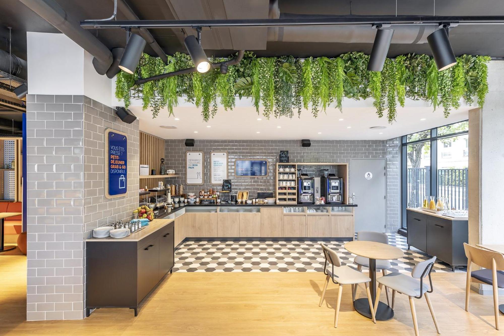 Holiday Inn Express Paris - Poissy By Ihg Eksteriør bilde