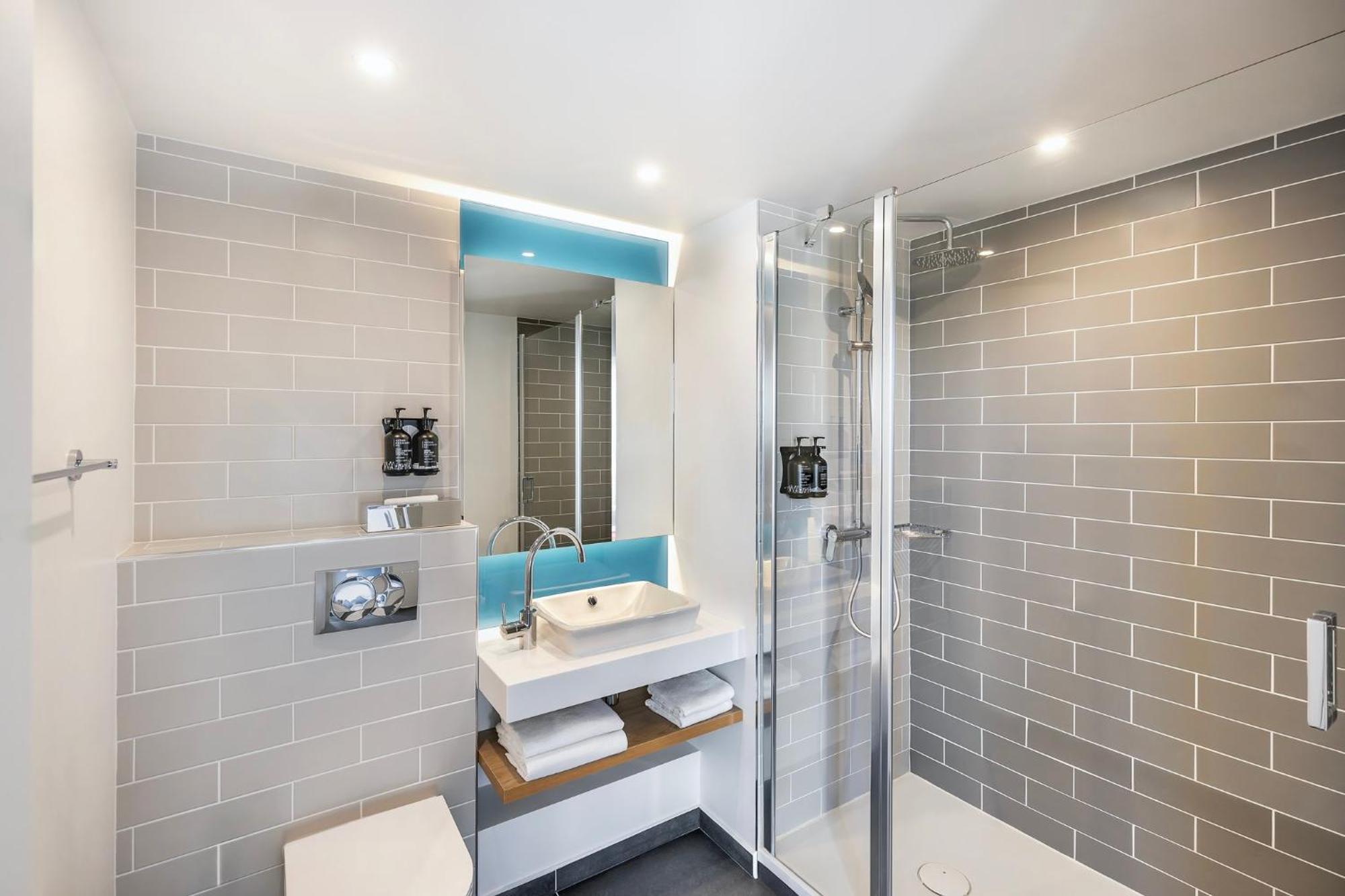 Holiday Inn Express Paris - Poissy By Ihg Eksteriør bilde