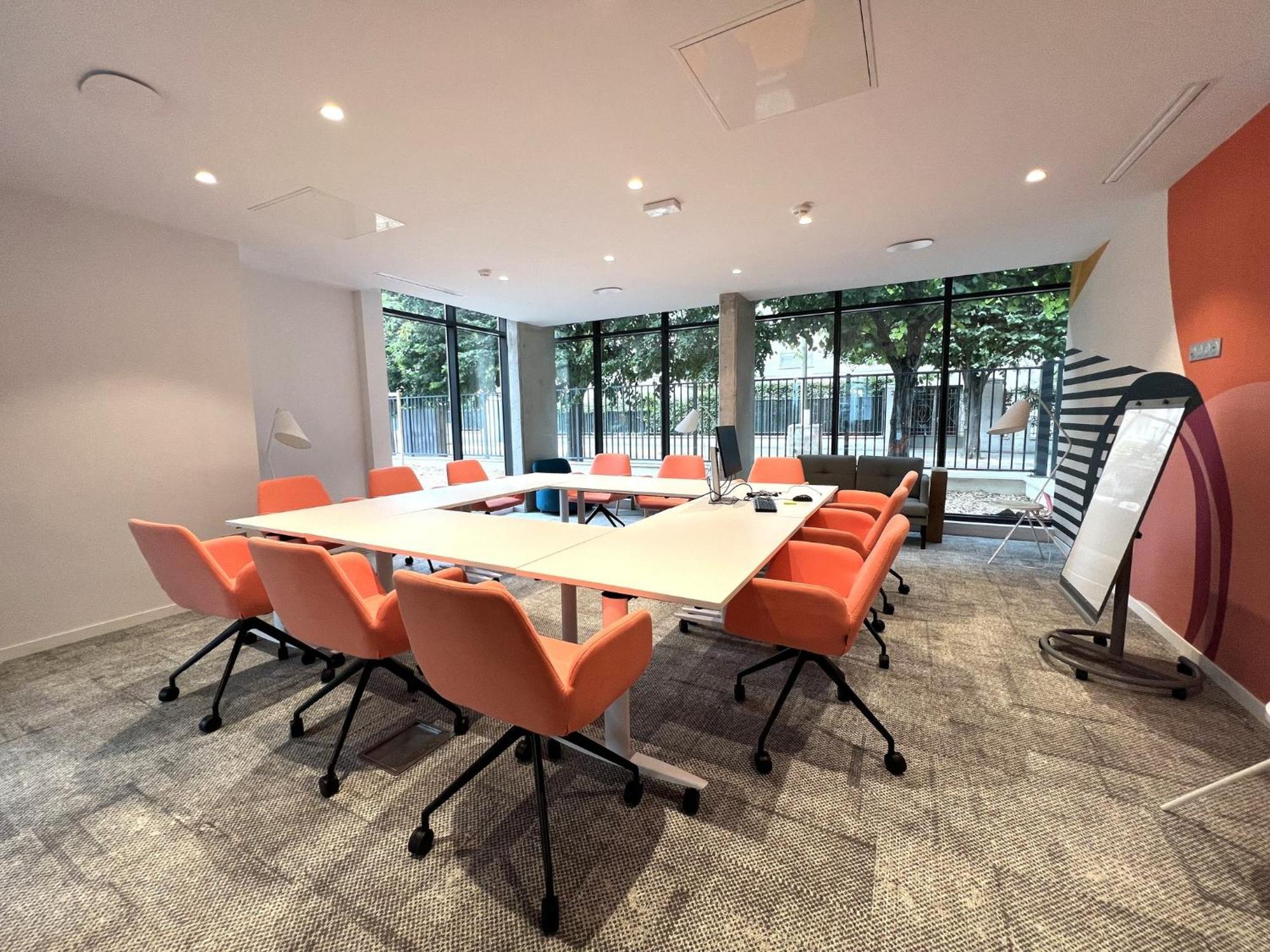 Holiday Inn Express Paris - Poissy By Ihg Eksteriør bilde
