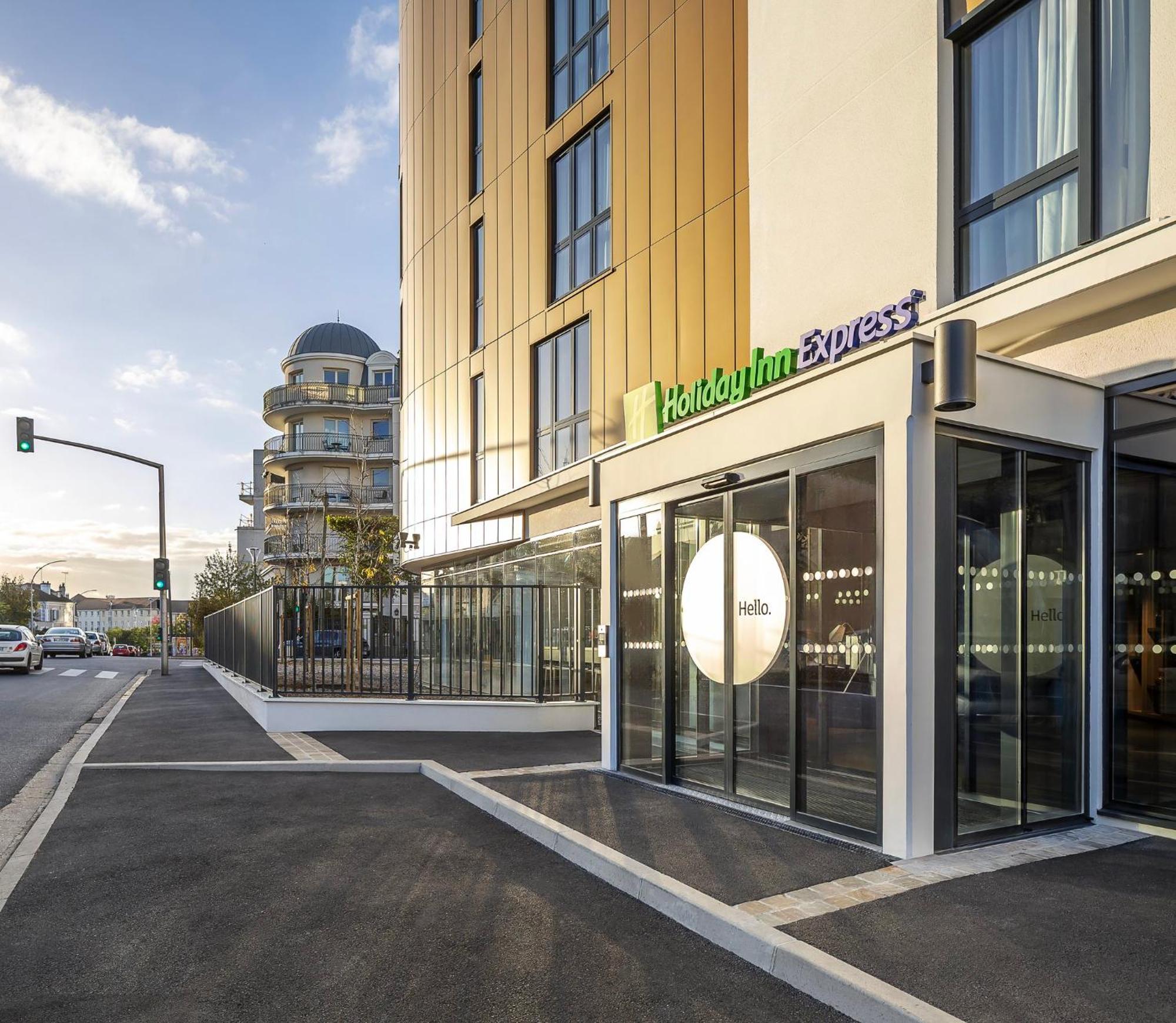 Holiday Inn Express Paris - Poissy By Ihg Eksteriør bilde